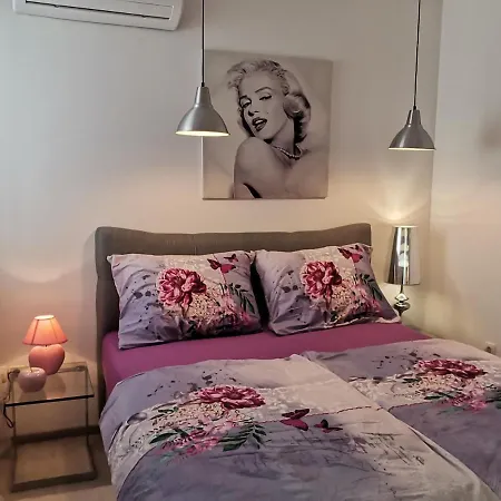 Apartman Donatella Daire Karpinjan