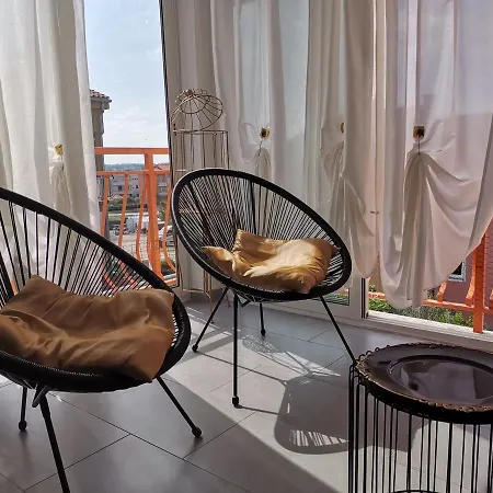 Daire Apartman Donatella Karpinjan