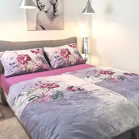 Daire Apartman Donatella Karpinjan